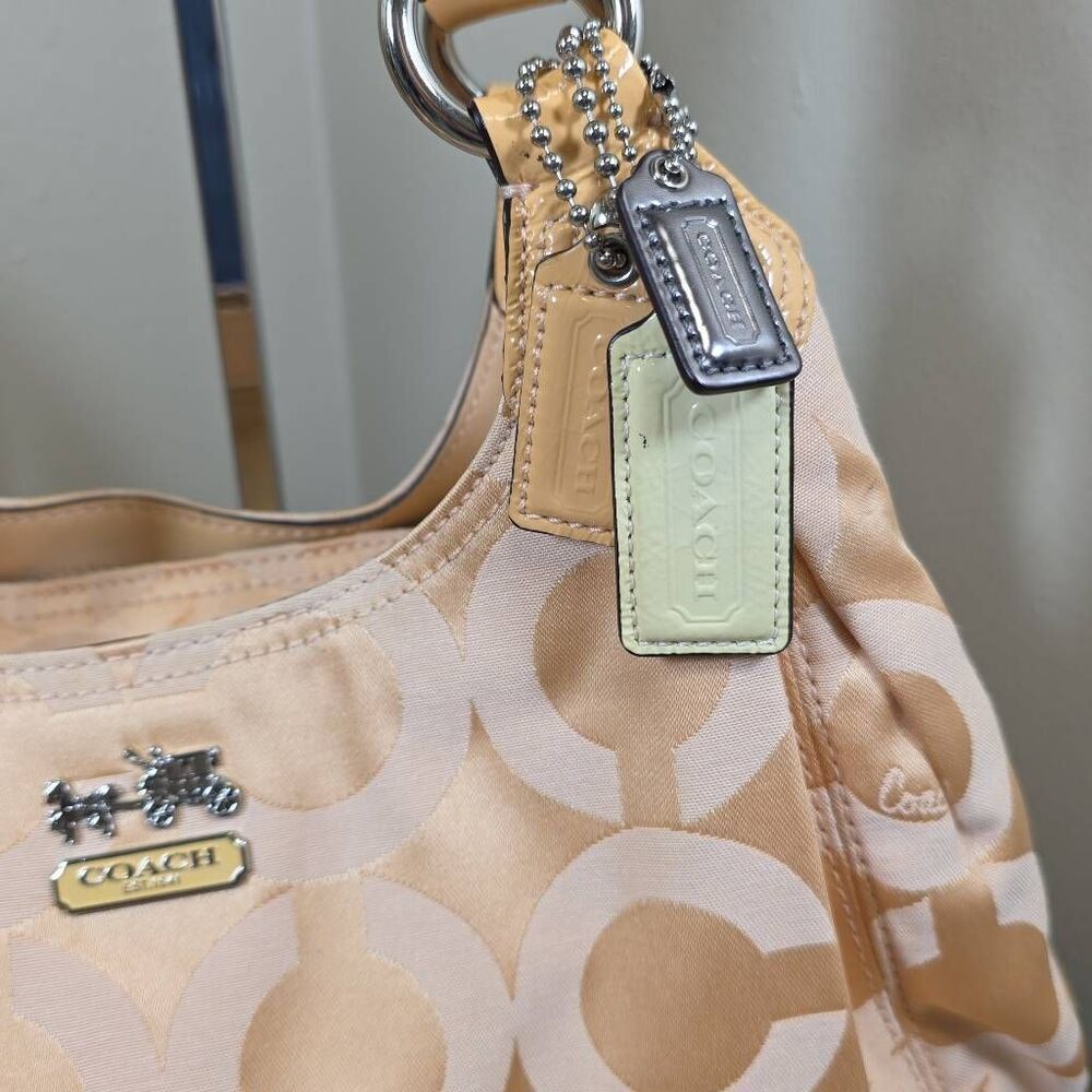 Coach Maggie Madison Op Art Bag - Picture 4 of 16